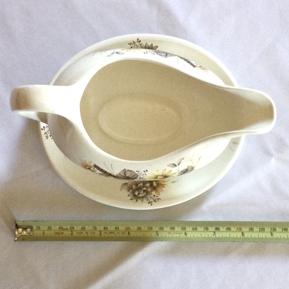 Ceramic Gravy Boat w/Saucer - Picture 7 of 7